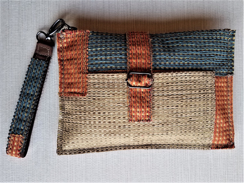 Pretty Pouch | Handcrafted clutch